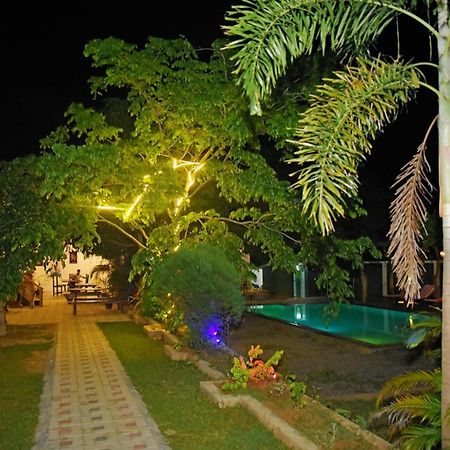 Lily Resort 우다왈라웨 외부 사진