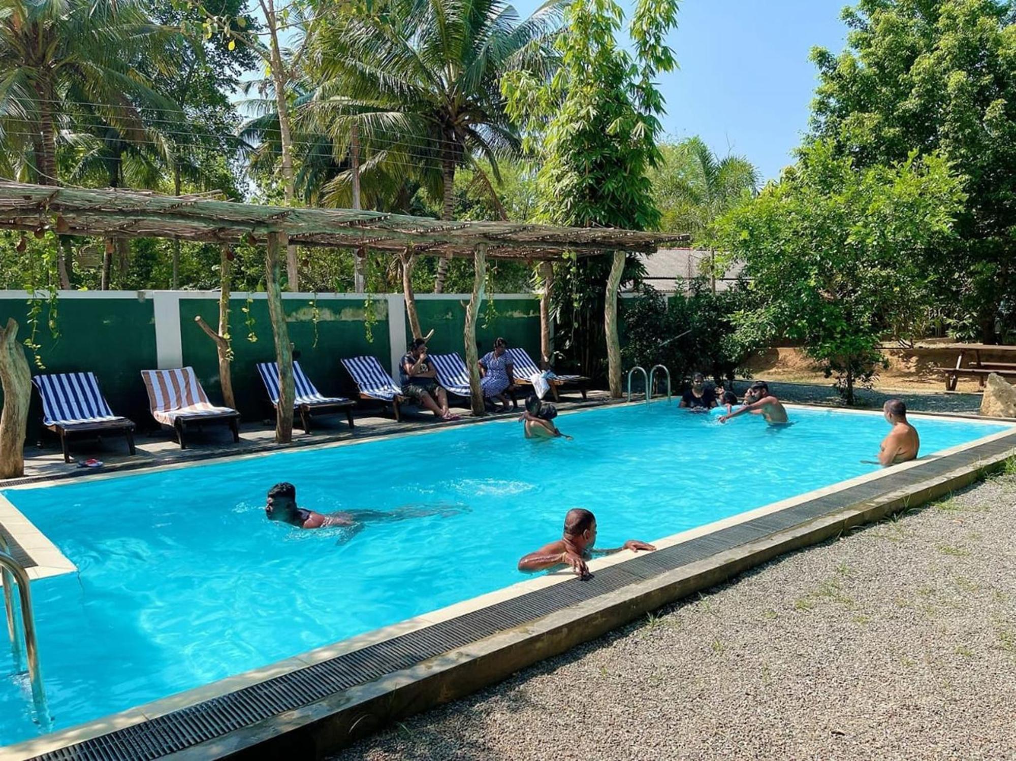 Lily Resort 우다왈라웨 외부 사진